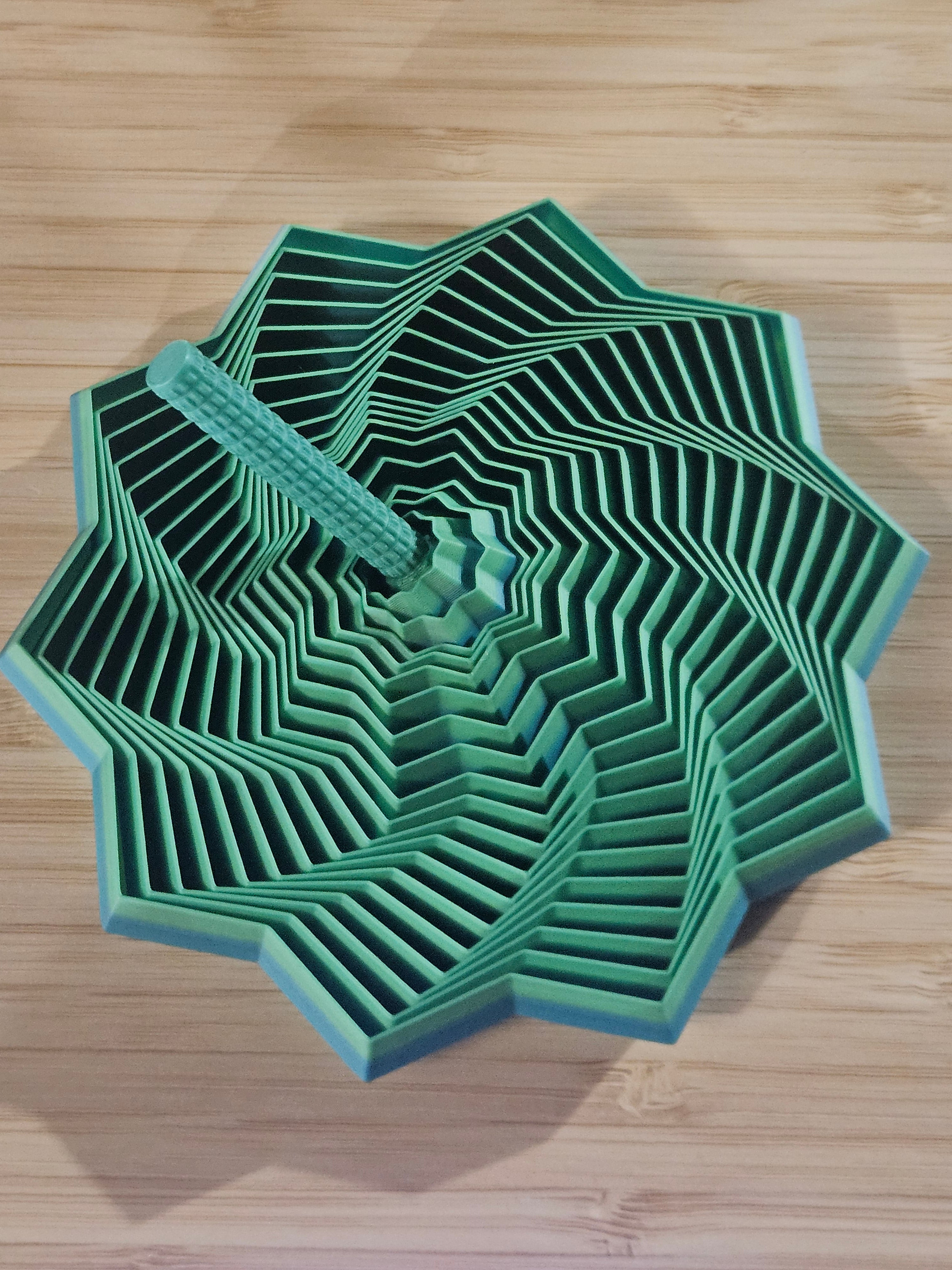 Star fidget medium
